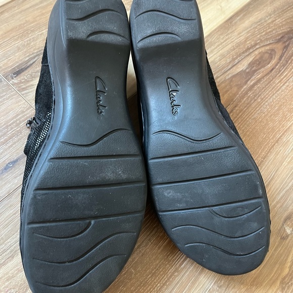 Clarks Women's Loafers Shoes Black Side Zipper Glittery Fabric Soft Cushion - Picture 8 of 8